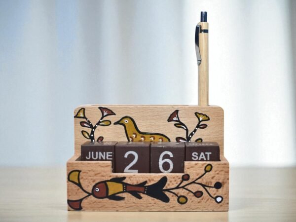 ​Sohrai Art Hand-Painted Wooden Calendar & Pen Stan